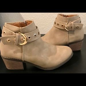 Brand New Girls ankle Booties Tan